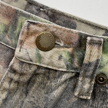 Load image into Gallery viewer, Wrangler Camo jeans (Age 6/7)
