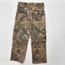 Load image into Gallery viewer, Camo cargos (Age 6/7)

