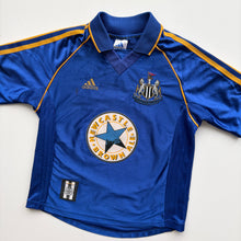 Load image into Gallery viewer, 1998/99 Newcastle United ‘Shearer’ jersey (Age 7/8)
