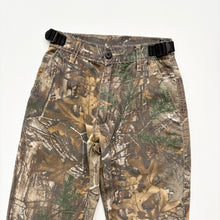 Load image into Gallery viewer, Camo trousers (Age 6/7)
