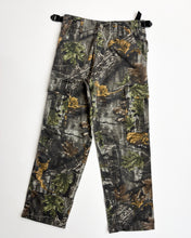 Load image into Gallery viewer, Camo cargos (Age 8/10)
