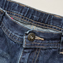 Load image into Gallery viewer, Wrangler Carpenter shorts (Age 8)
