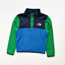 Load image into Gallery viewer, The North Face fleece (Age 6)
