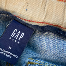 Load image into Gallery viewer, Gap jeans (Age 5)
