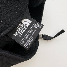 Load image into Gallery viewer, The North Face fleece (Age 5)
