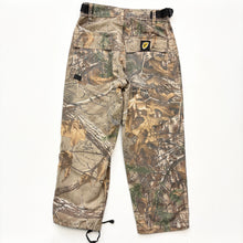 Load image into Gallery viewer, Camo trousers (Age 6/7)
