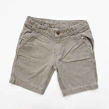 Load image into Gallery viewer, Carhartt shorts (Age 6)
