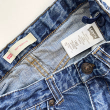 Load image into Gallery viewer, Levi’s 505 shorts (Age 6/7)
