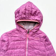 Load image into Gallery viewer, The North Face reversible coat (Age 4)
