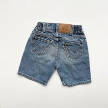 Load image into Gallery viewer, 90s Levi’s 566 denim shorts (Age 4/5)
