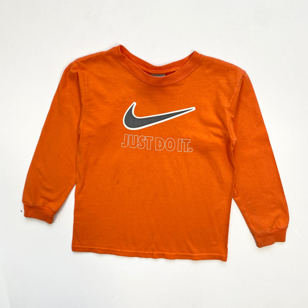 Nike t-shirt (Age 5)