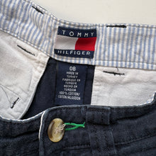 Load image into Gallery viewer, 90s Tommy Hilfiger shorts (Age 8

