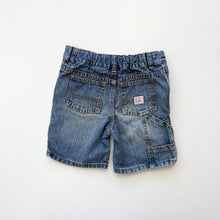 Load image into Gallery viewer, Levi’s carpenter shorts (Age 5)
