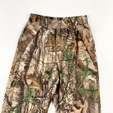 Load image into Gallery viewer, Camo trousers (Age 10/12)
