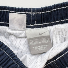 Load image into Gallery viewer, 00s Nike shorts (Age 3)
