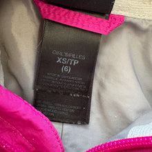 Load image into Gallery viewer, The North Face coat (Age 6)
