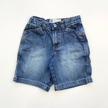 Load image into Gallery viewer, Gap carpenter shorts (Age 7)
