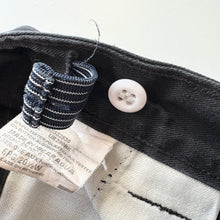 Load image into Gallery viewer, Dickies shorts (Age 6)
