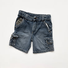 Load image into Gallery viewer, Wrangler Carpenter shorts (Age 5)
