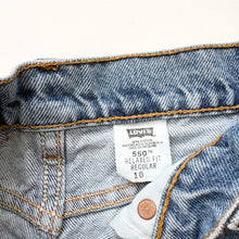 Load image into Gallery viewer, 90s Levi’s denim shorts (Age 10
