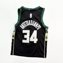 Load image into Gallery viewer, NBA Milwaukee Bucks jersey (Age 8)
