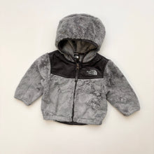 Load image into Gallery viewer, The North Face fleece (Age 3/6m)
