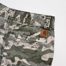Load image into Gallery viewer, Carhartt cargo shorts (Age 4)
