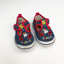 Load image into Gallery viewer, Snoopy Sandals (Size 4.5)
