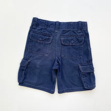 Load image into Gallery viewer, OshKosh cargo shorts (Age 7)
