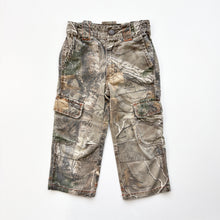 Load image into Gallery viewer, Camo cargos (Age 3)
