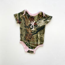 Load image into Gallery viewer, Camo t-shirt (Age 6/9m)
