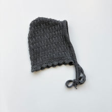 Load image into Gallery viewer, Vintage Hand Knitted Bonnet (Age 0/6m)
