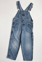 Load image into Gallery viewer, OshKosh dungarees (Age 6)
