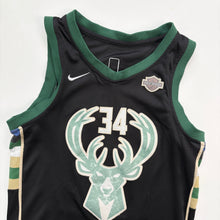 Load image into Gallery viewer, NBA Milwaukee Bucks jersey (Age 8)
