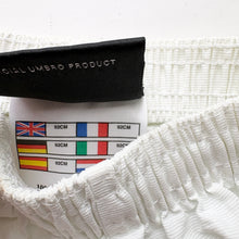 Load image into Gallery viewer, 00s Umbro Manchester United shorts (Age 2/3)
