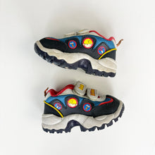 Load image into Gallery viewer, 00s Bob the Builder Trainers (Size 4)
