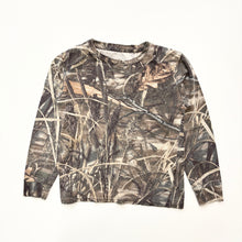 Load image into Gallery viewer, Camo long sleeve t-shirt (Age 6/7)
