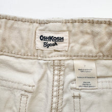 Load image into Gallery viewer, OshKosh cargo shorts (Age 7)
