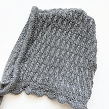 Load image into Gallery viewer, Vintage Hand Knitted Bonnet (Age 0/6m)
