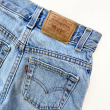 Load image into Gallery viewer, 90s Levi’s 550 shorts (Age 5)
