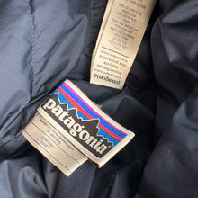 Load image into Gallery viewer, Patagonia puffa coat (Age 10)
