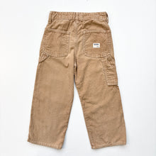 Load image into Gallery viewer, OshKosh corduroy trousers (Age 6)
