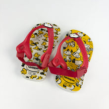 Load image into Gallery viewer, Snoopy Havaianas Flip Flops (Size 1/2)
