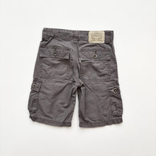 Load image into Gallery viewer, Levi’s cargo shorts (Age 5/6)
