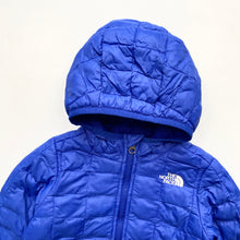 Load image into Gallery viewer, The North Face puffa coat (Age 4)
