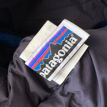 Load image into Gallery viewer, Patagonia puffa coat (Age 10)
