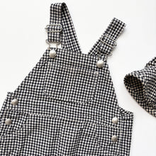 Load image into Gallery viewer, Baby Gap dungarees set (Age 12/18m)

