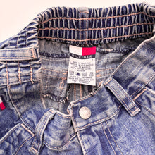 Load image into Gallery viewer, 90s Tommy Hilfiger cargo jeans (Age 7)
