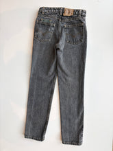 Load image into Gallery viewer, 90s Levi’s jeans (Age 10)
