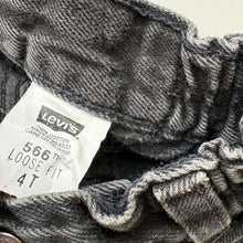 Load image into Gallery viewer, 90s Levi’s denim shorts (Age 4)
